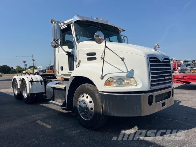 Mack CXU613 Prime Movers