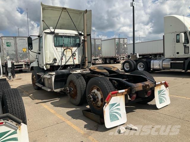 Mack CXU613 Prime Movers