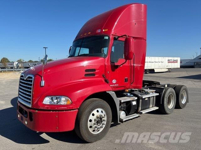 Mack CXU613 Prime Movers
