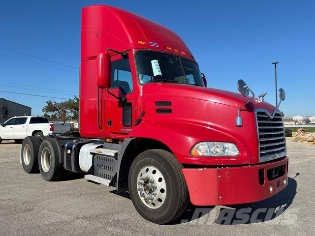 Mack CXU613 Prime Movers