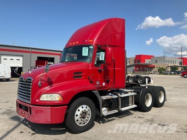 Mack CXU613 Prime Movers