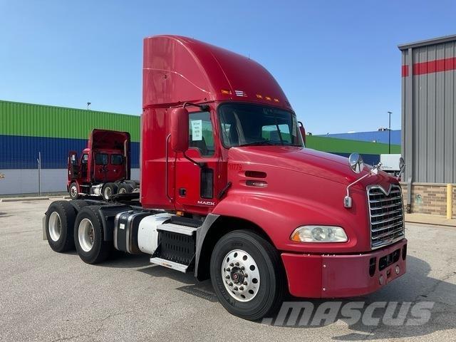 Mack CXU613 Prime Movers