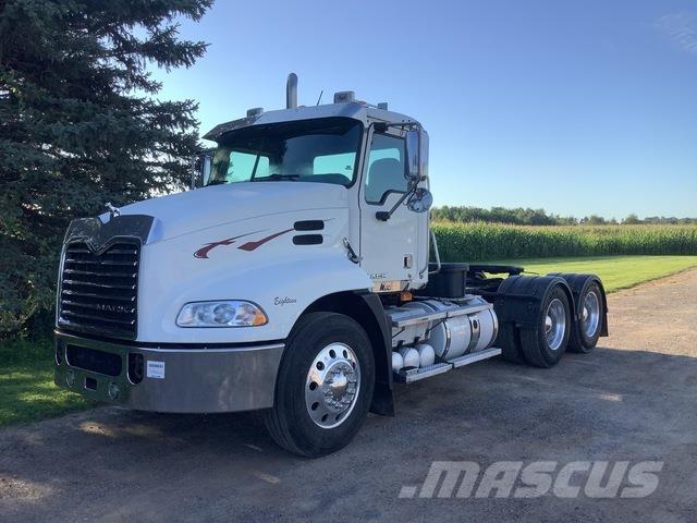 Mack CXU613 Prime Movers