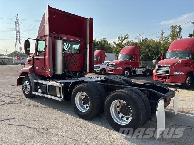 Mack CXU613 Prime Movers