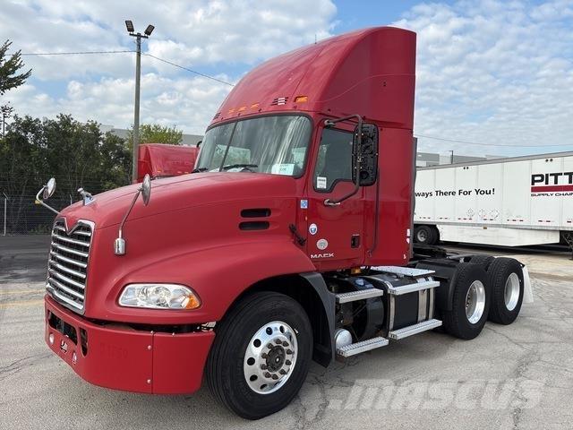 Mack CXU613 Prime Movers