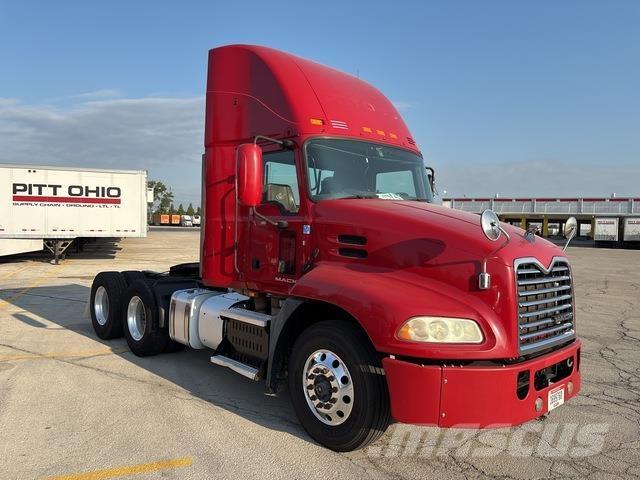 Mack CXU613 Prime Movers