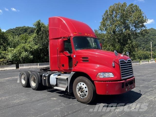 Mack CXU613 Prime Movers