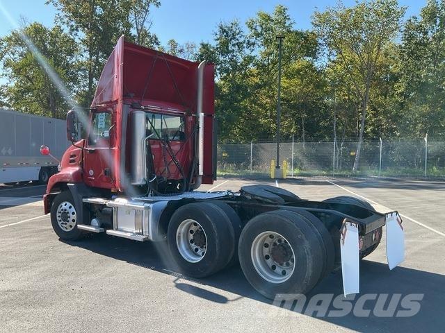 Mack CXU613 Prime Movers