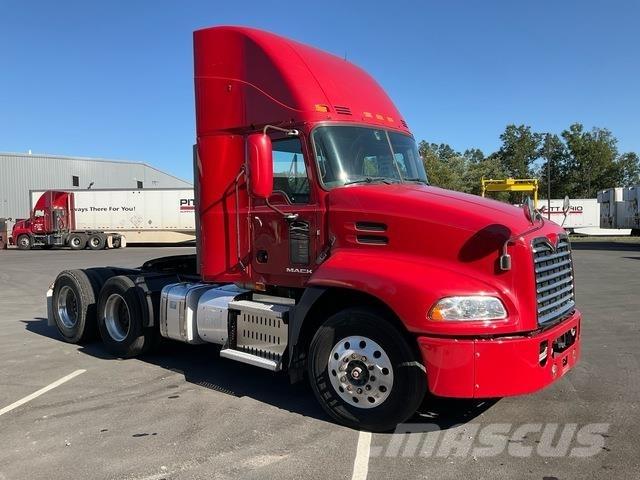 Mack CXU613 Prime Movers