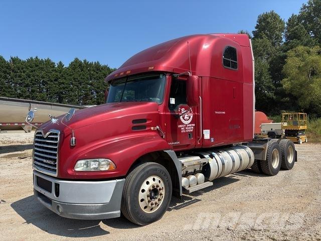 Mack CXU613 Prime Movers