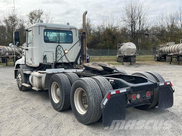 Mack CXU613 Prime Movers