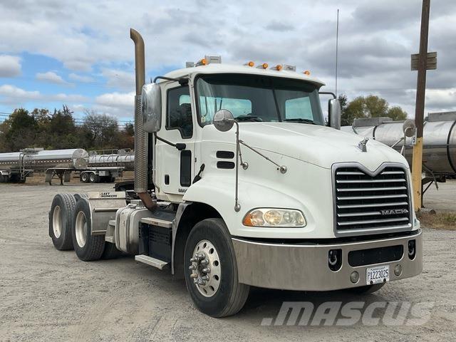 Mack CXU613 Prime Movers