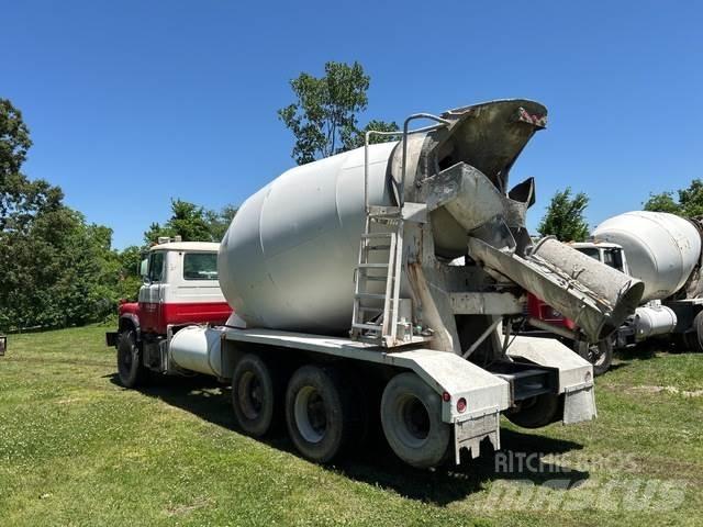Mack DM600GK Other trucks