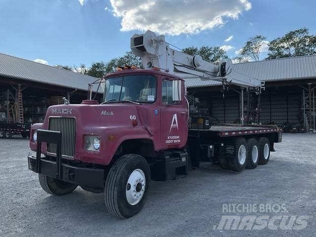 Mack DM686S Other trucks