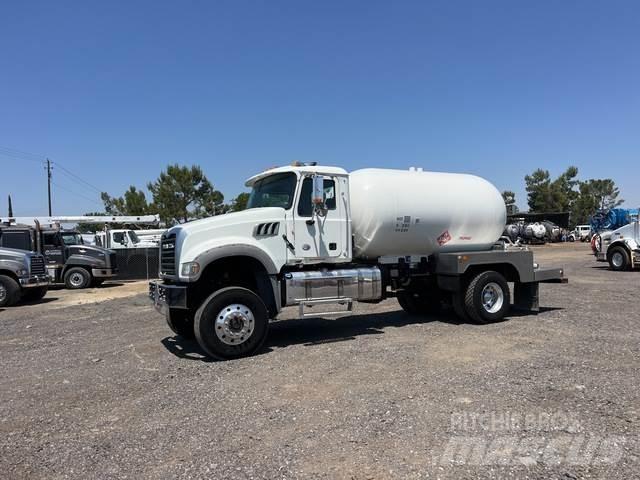 Mack GU432 Tanker trucks