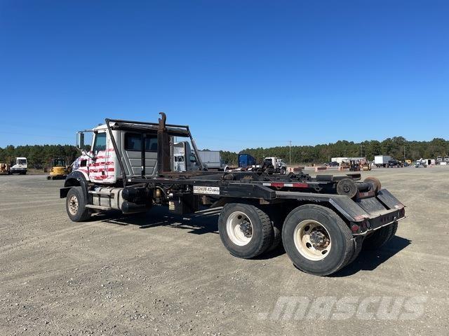 Mack GU533 Hook lift trucks