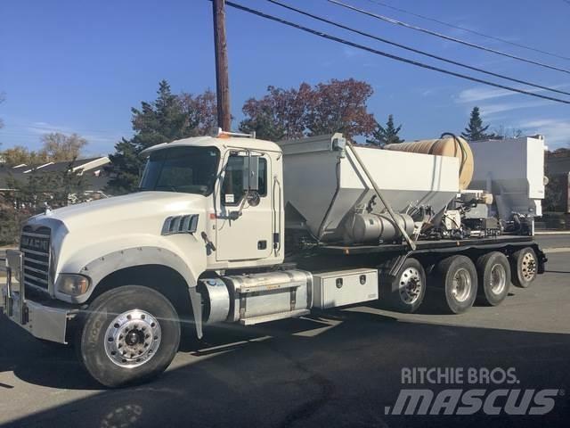 Mack GU713 Concrete trucks