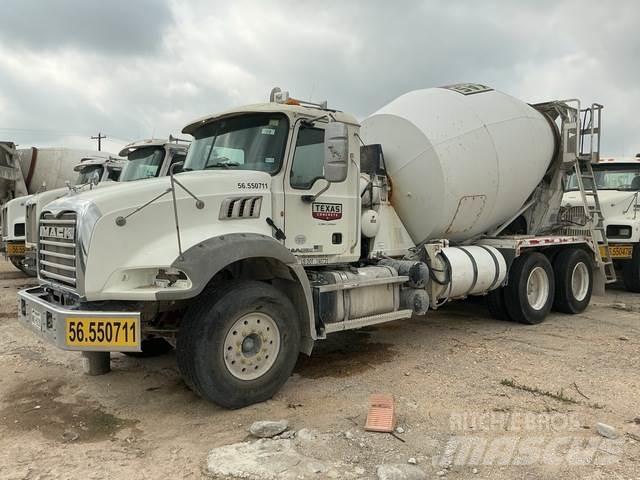 Mack GU813 Other trucks