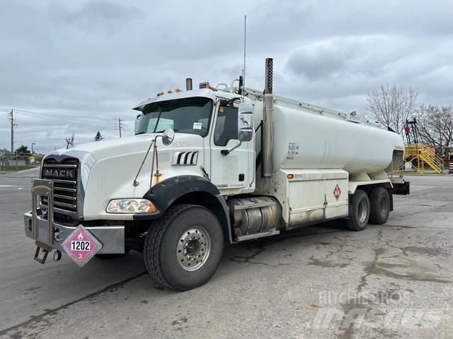 Mack GU813 Tanker trucks