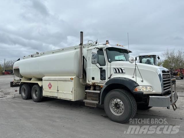 Mack GU813 Tanker trucks