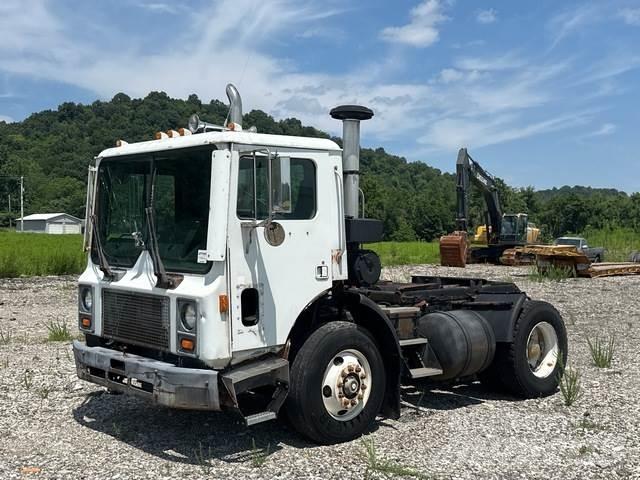 Mack MR688P Terminal tractors