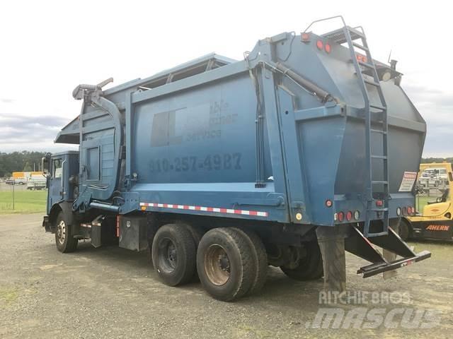Mack MR688S Waste trucks