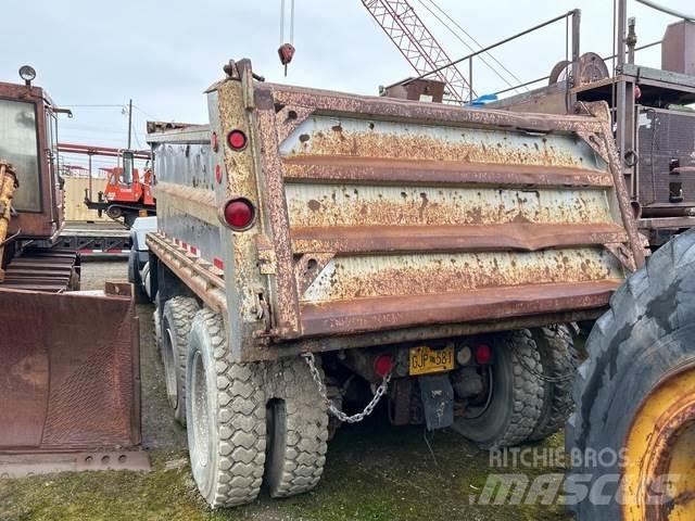 Mack RD688S Tipper trucks