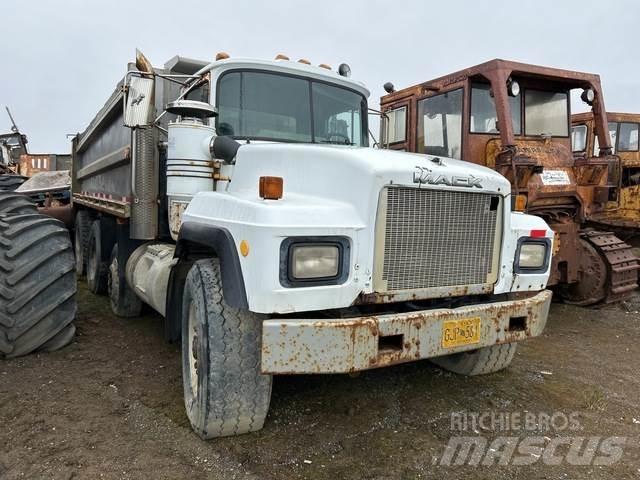 Mack RD688S Tipper trucks