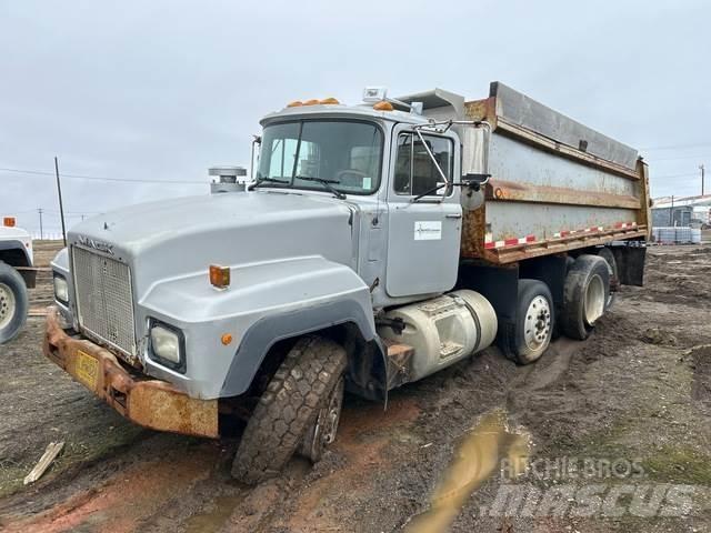 Mack RD688S Tipper trucks