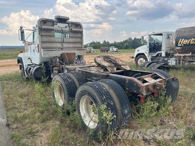Mack RD688S Prime Movers