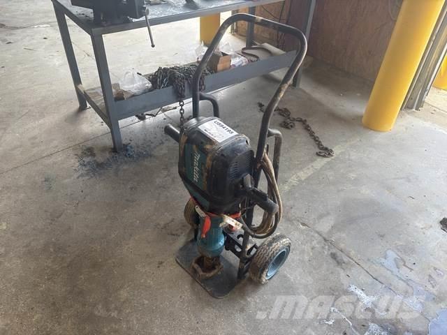 Makita HM1812 Other