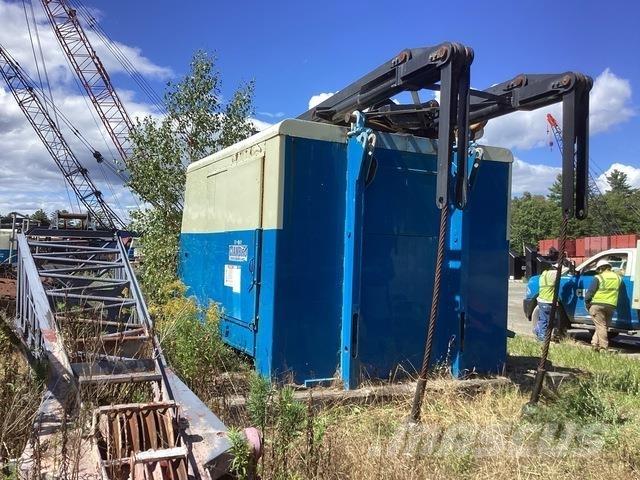 Manitowoc 3900 Track mounted cranes