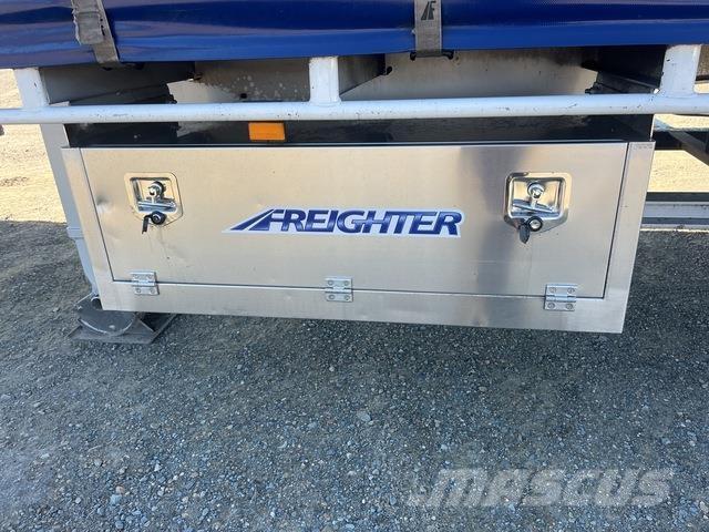 MaxiTrans  Curtainsider trailers