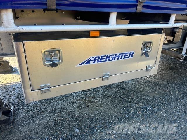 MaxiTrans  Curtainsider trailers