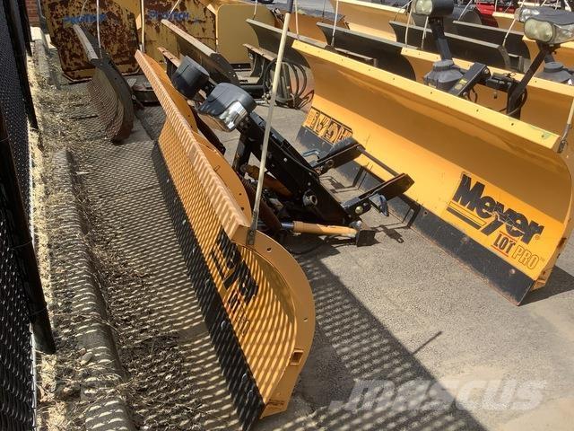 Meyer LP-9.0 Snow blades and plows