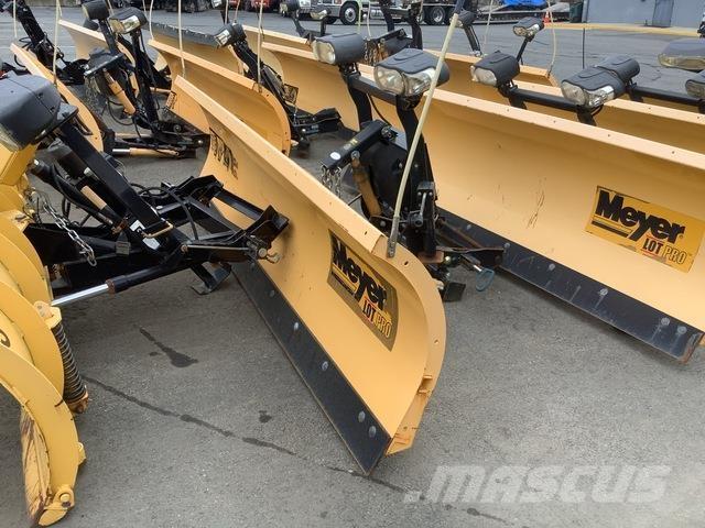 Meyer LP-9.0 Snow blades and plows