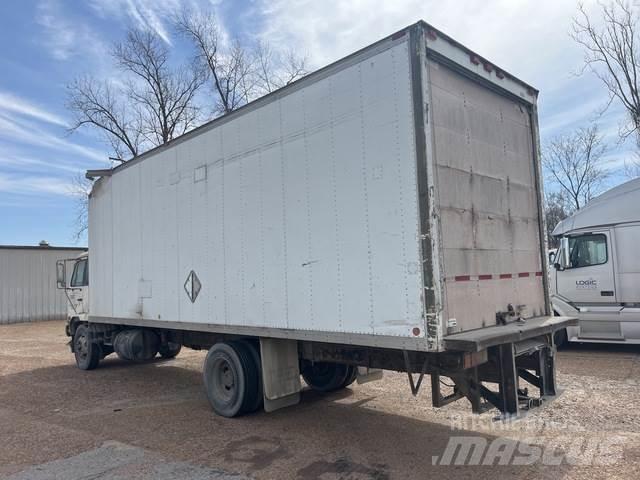 Nissan UD2600 Box trucks