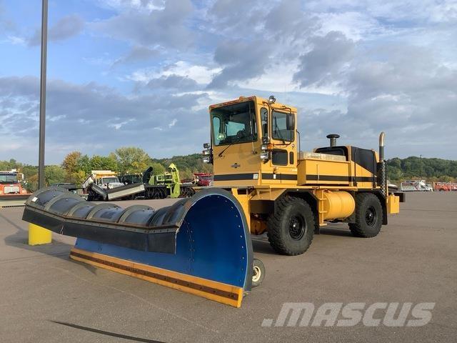 Oshkosh H2718 Snow blades and plows