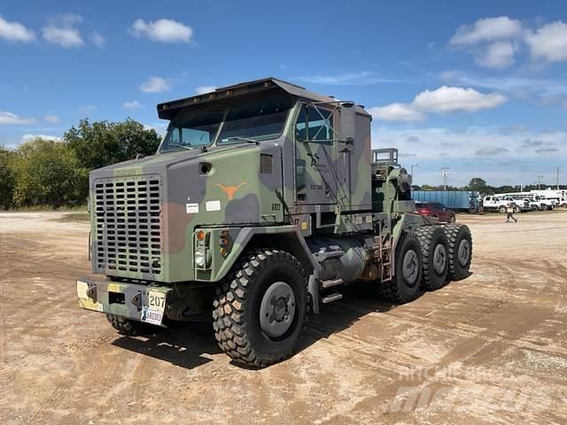 Oshkosh M1070 Recovery vehicles