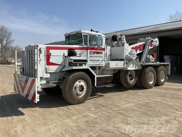 Oshkosh M911 Recovery vehicles