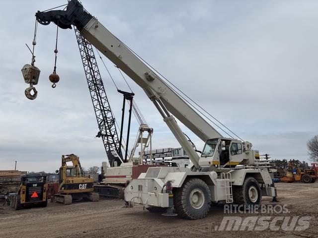 P&H CN150 Rough terrain cranes