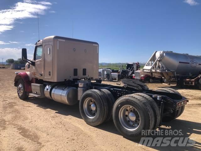 Peterbilt  Prime Movers