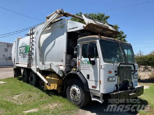 Peterbilt 320 Waste trucks