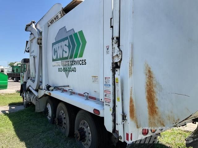 Peterbilt 320 Waste trucks