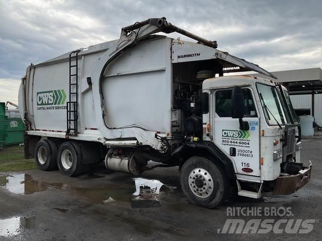 Peterbilt 320 Waste trucks
