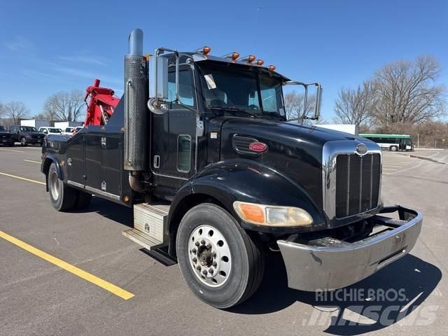 Peterbilt 335 Recovery vehicles