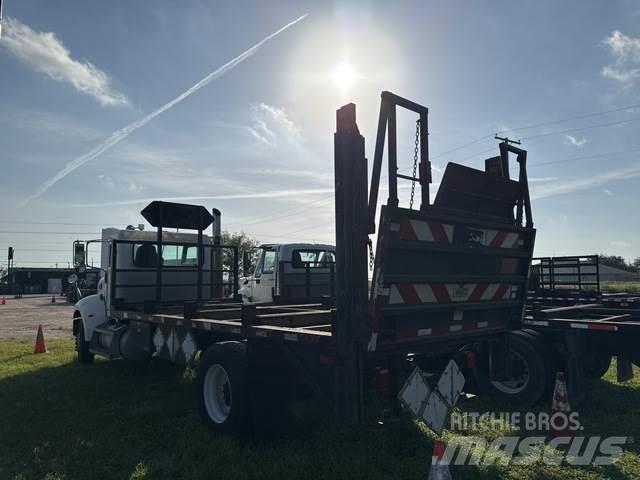 Peterbilt 335 Flatbed / Dropside trucks