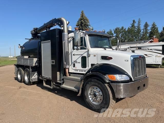 Peterbilt 348 Crawler excavators