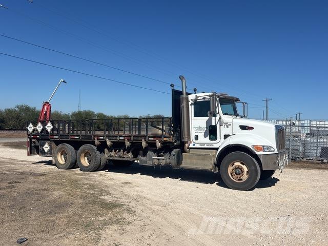 Peterbilt 348 Truck mounted cranes