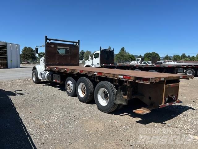 Peterbilt 365 Flatbed / Dropside trucks